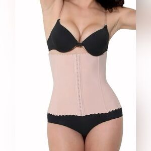 NWT Valencia Shapewear Waist Cincher